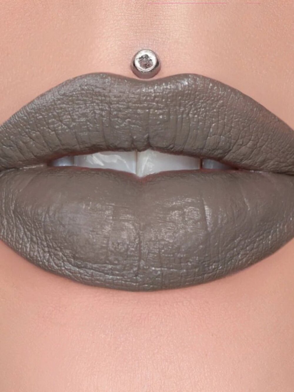 NEW Jeffree Star Velvet Trap Lipstick in Grave Digger